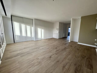  Appartement à louer 3 pièces 68 m²