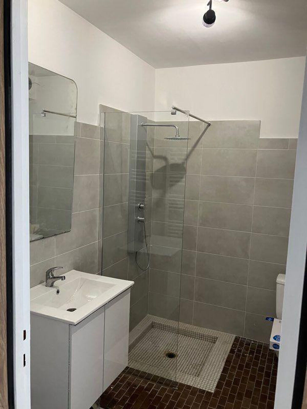 Location Appartement Grand studio 27m2 secteur bel air, refait à neuf Bordeaux
