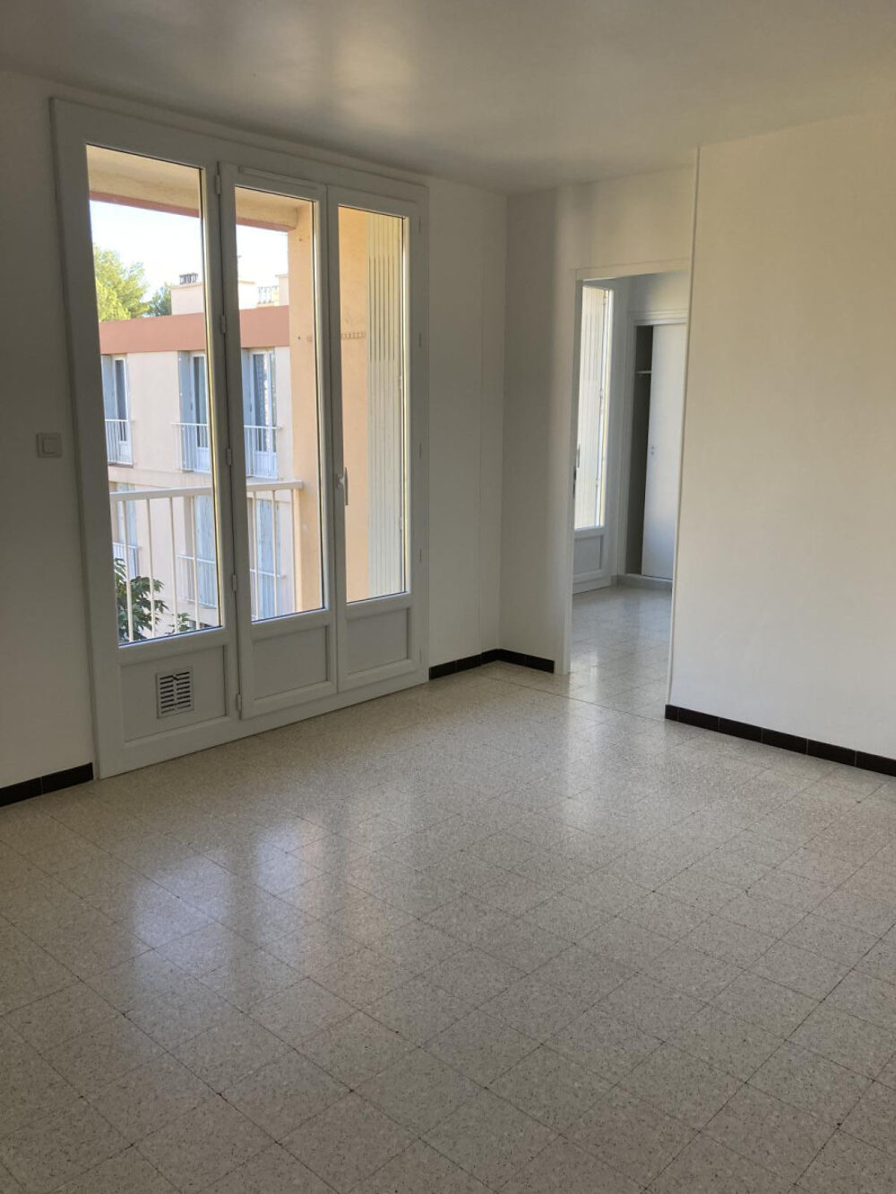 Location Appartement St-Barnabé – T4 - Résidence fermée, 34 Bd Garoutte Marseille 12