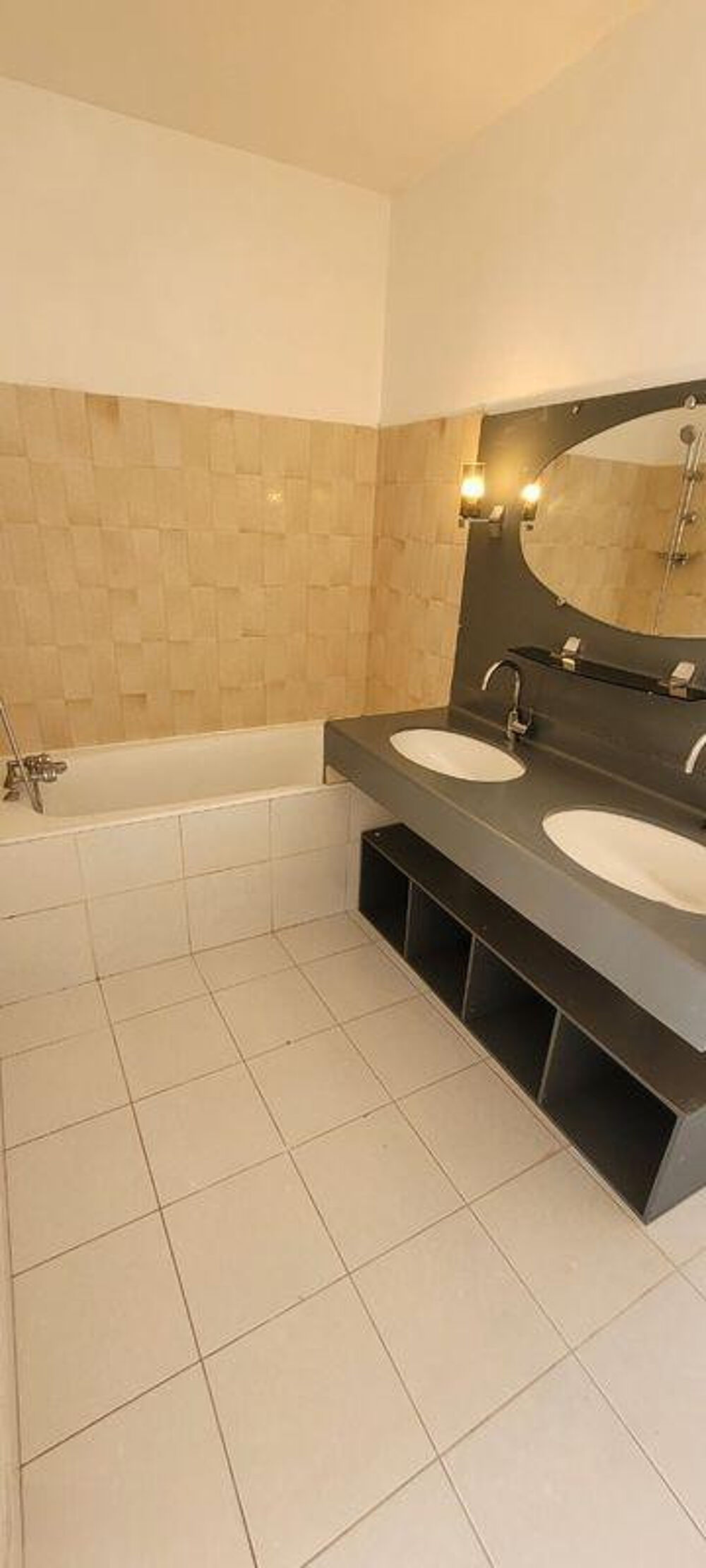 Location Appartement Joli T2 avec balcon salle de bain  cuisine  WC sép Sevran
