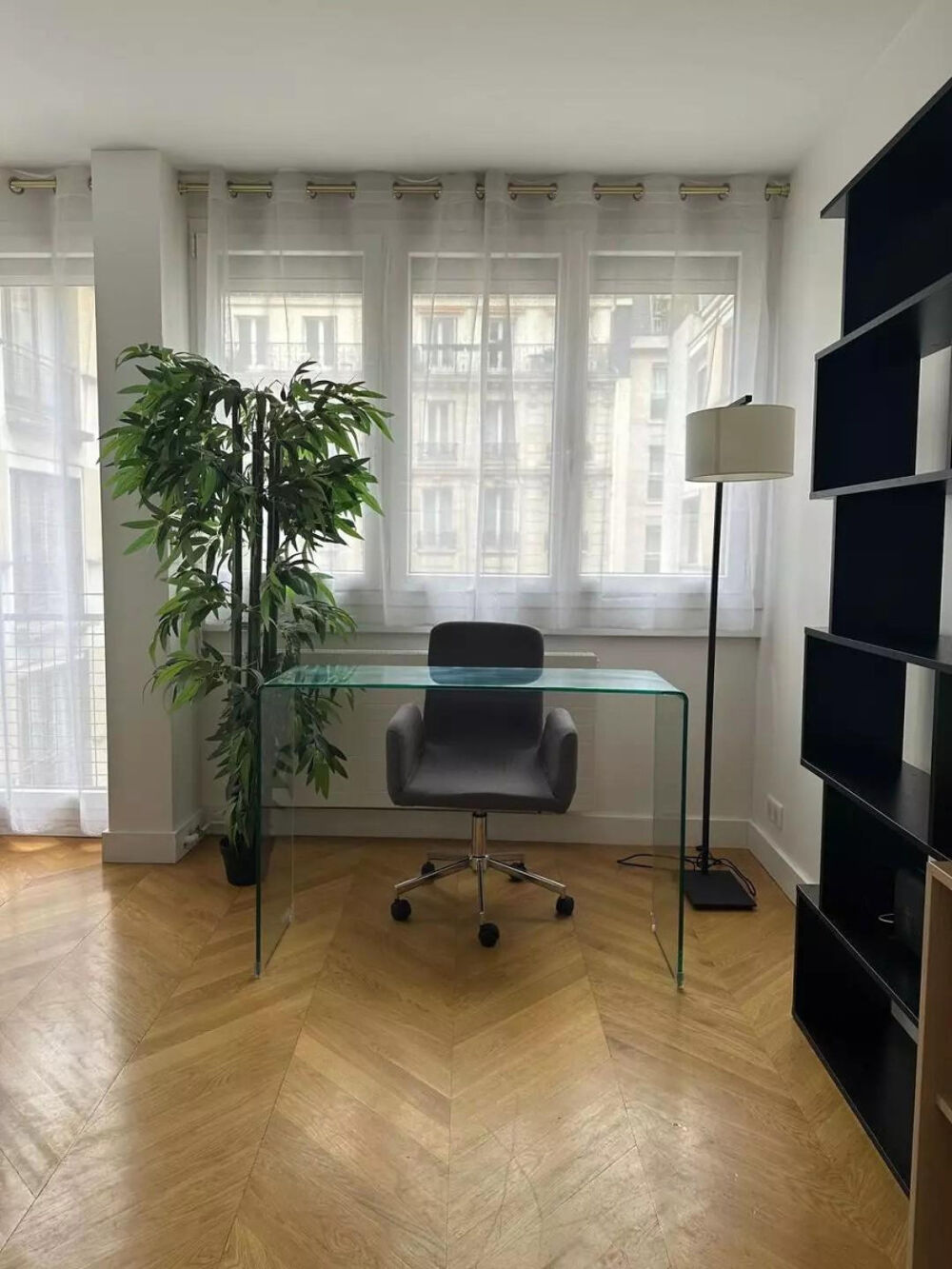 Location Appartement Beau studio meublé rénové 24 m² Paris 16