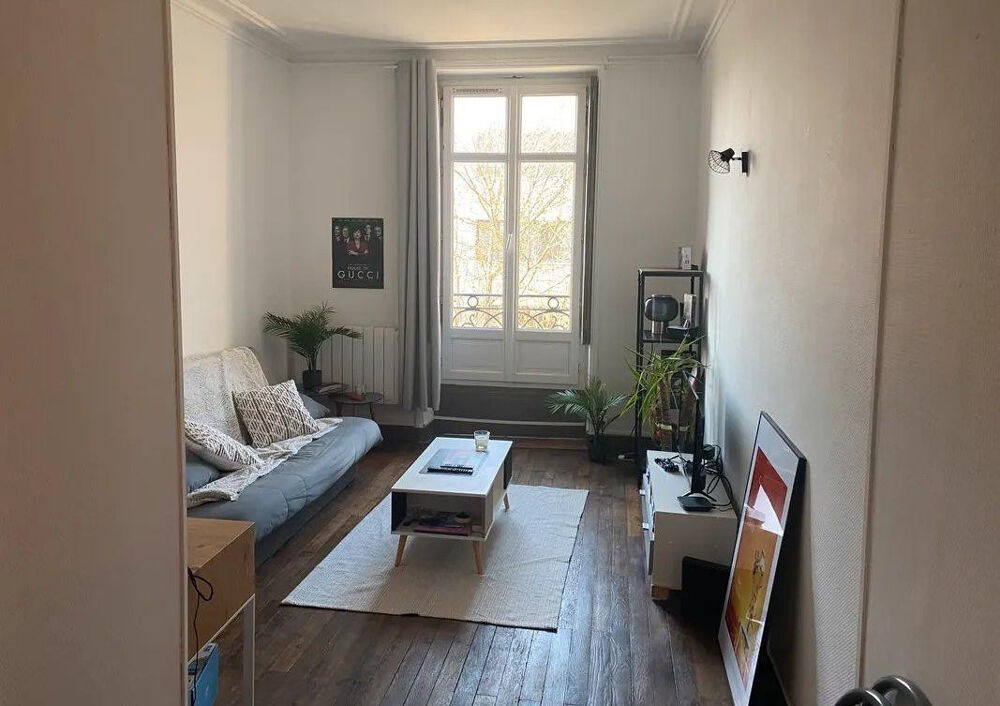 Location Appartement Beau 2P meublé 37m² plein centre en bon état Nantes