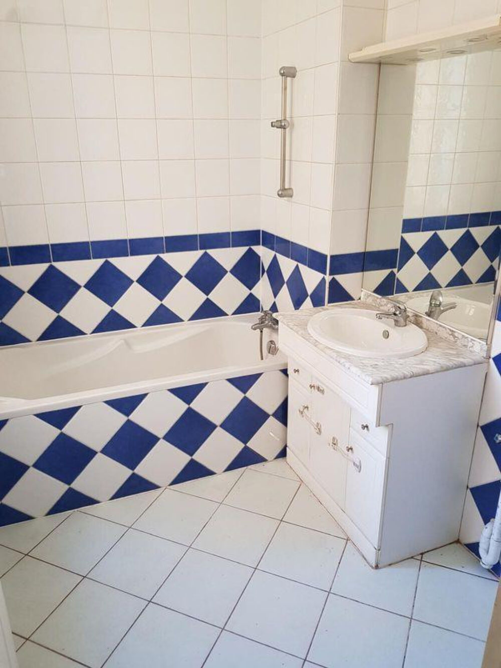 Location Appartement BEAU T3 50m² centre ville neuf Marseille 1