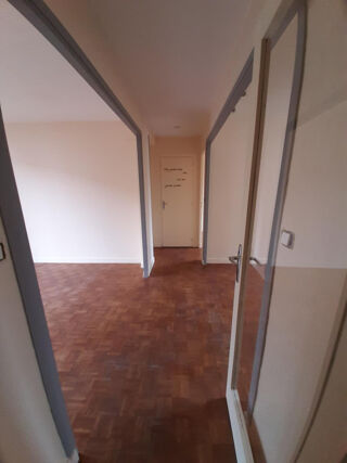  Appartement à louer 3 pièces 65 m²