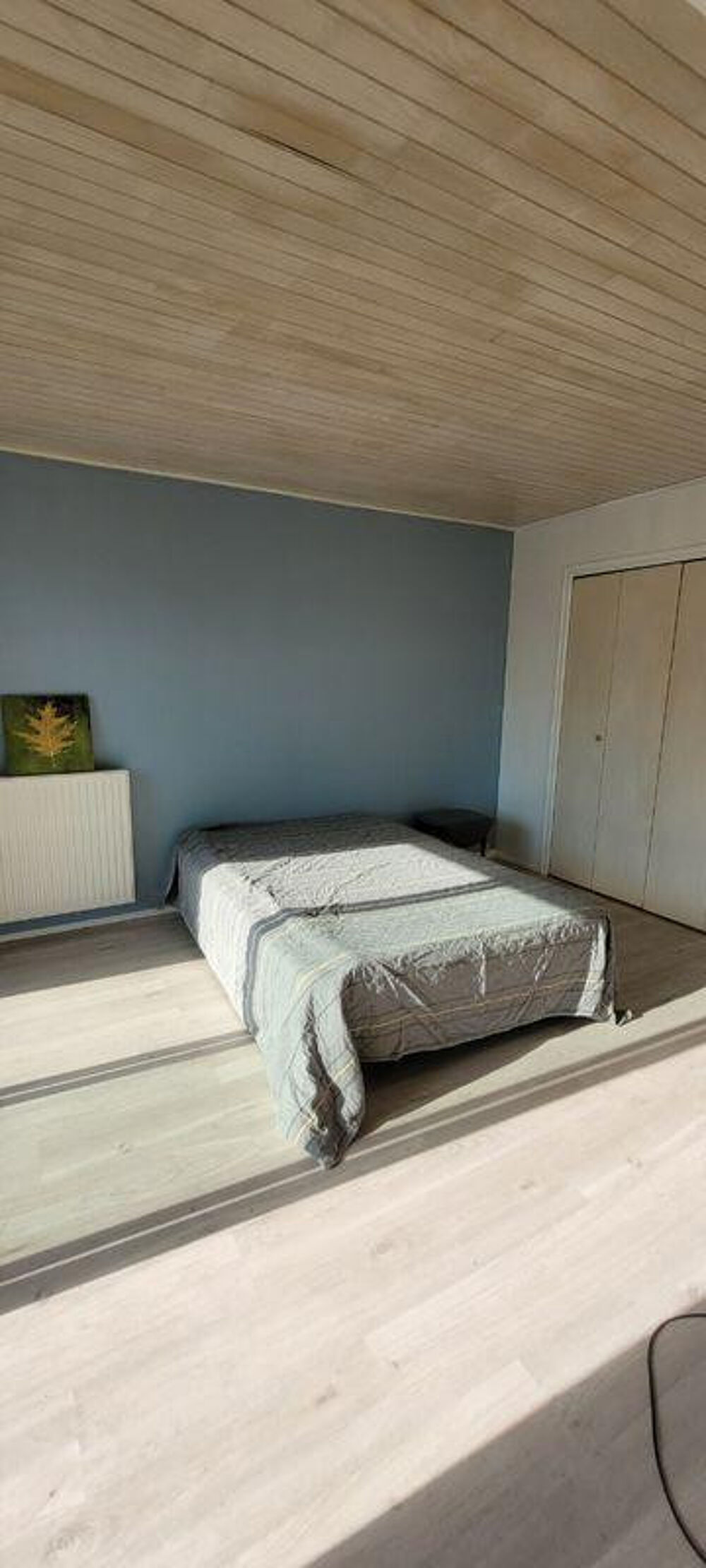 Location Appartement Joli T2 avec balcon salle de bain  cuisine  WC sép Sevran