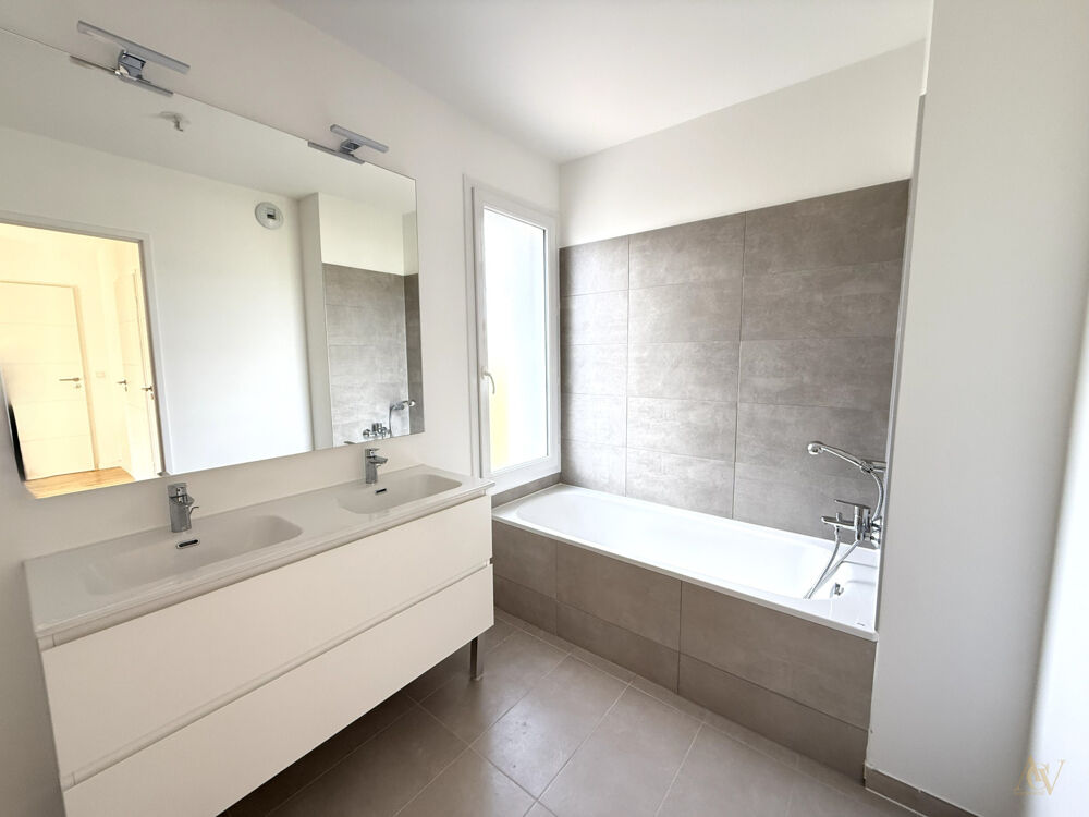 Vente Appartement Joli T3 – lumineux et vue Grimaud à Cogolin Cogolin