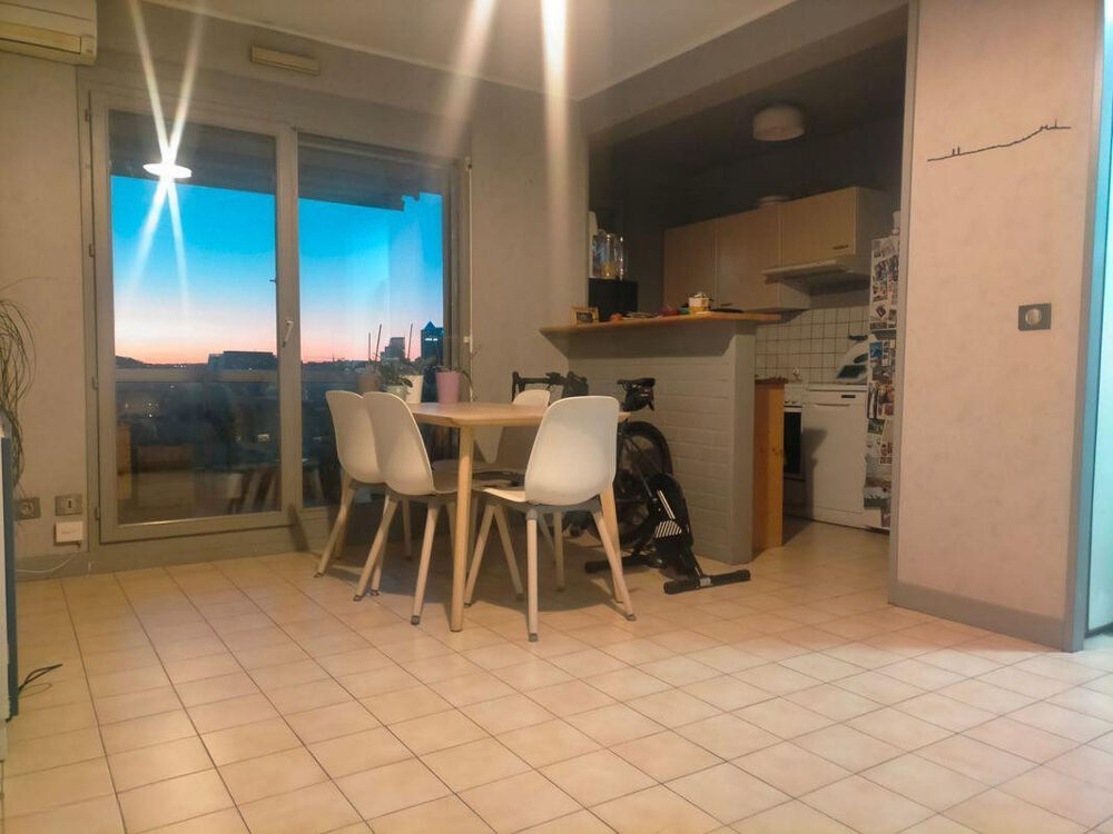 T2 Meublé 42 m² + 13 m² balcon  Cave & Parking