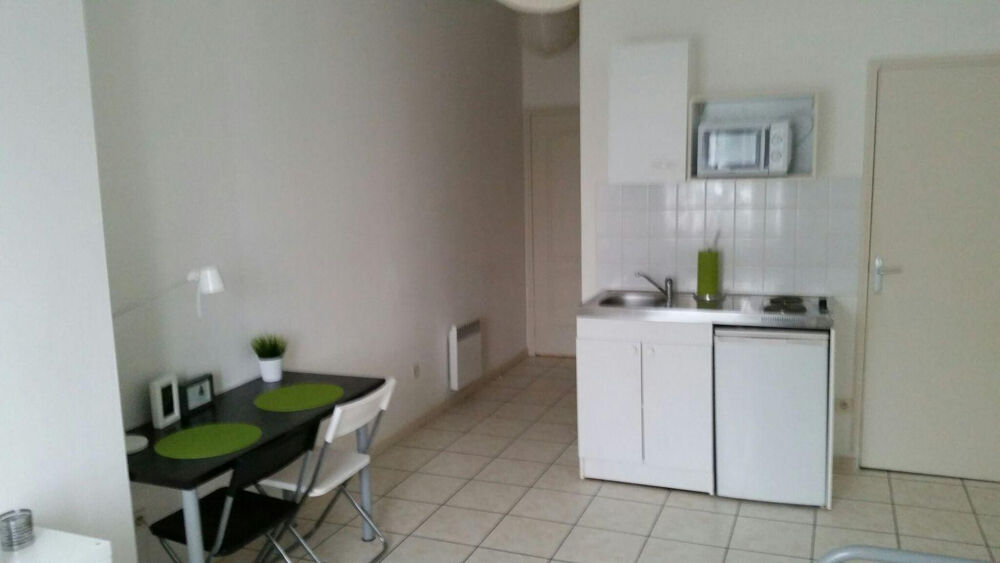 Location Appartement Beau studio meublé idéal étudiant Saint-Étienne