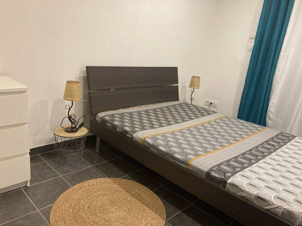 Location Appartement F1 proche centre -Terrasse Saint-Étienne