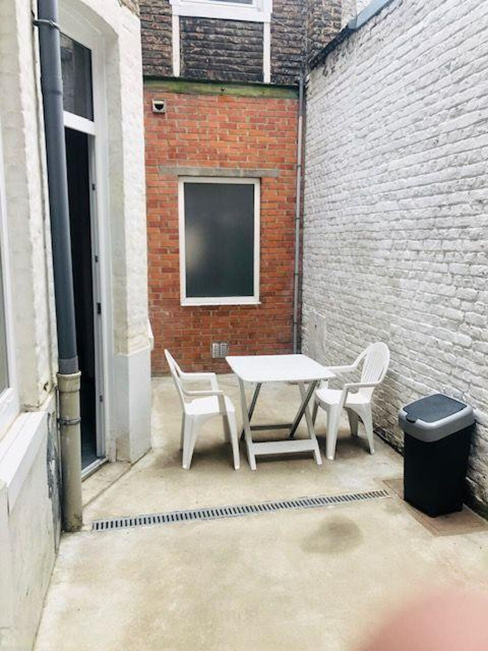 Rare appartement avec cour privée