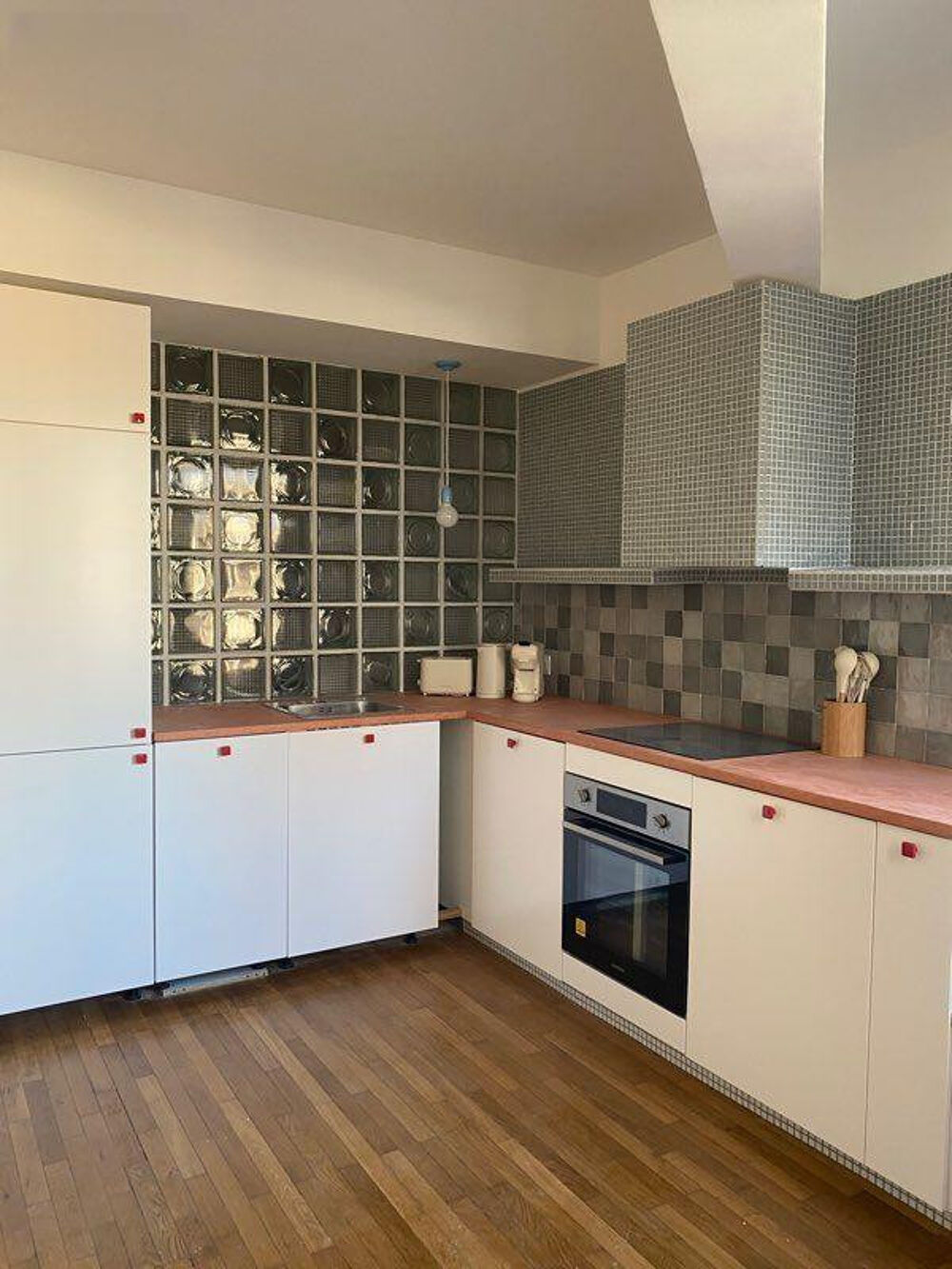Location Appartement T2 meublé de 46 m² – Building Canebière Marseille 1