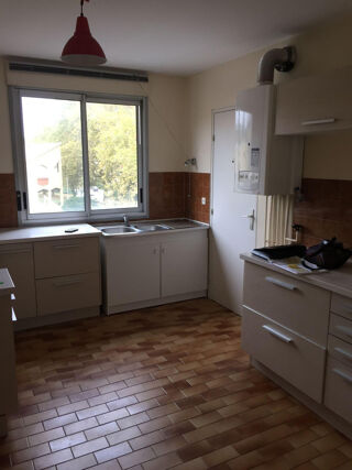  Appartement � louer 3 pi�ces 73 m� Lyon 9�me
