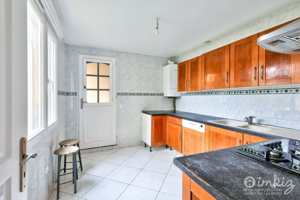 Vente Maison Maison 4 pièces 2 ch + Bureau, totalement meublée Saint-denis