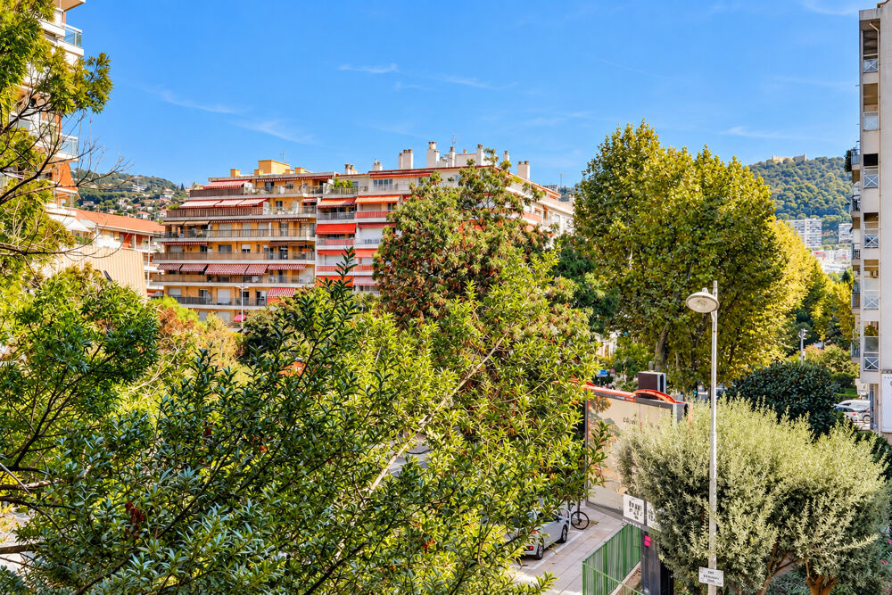 Vente Appartement Nice - Riquier - Coquet studio de 21 m² dans une résidence avec gardien et piscine Nice