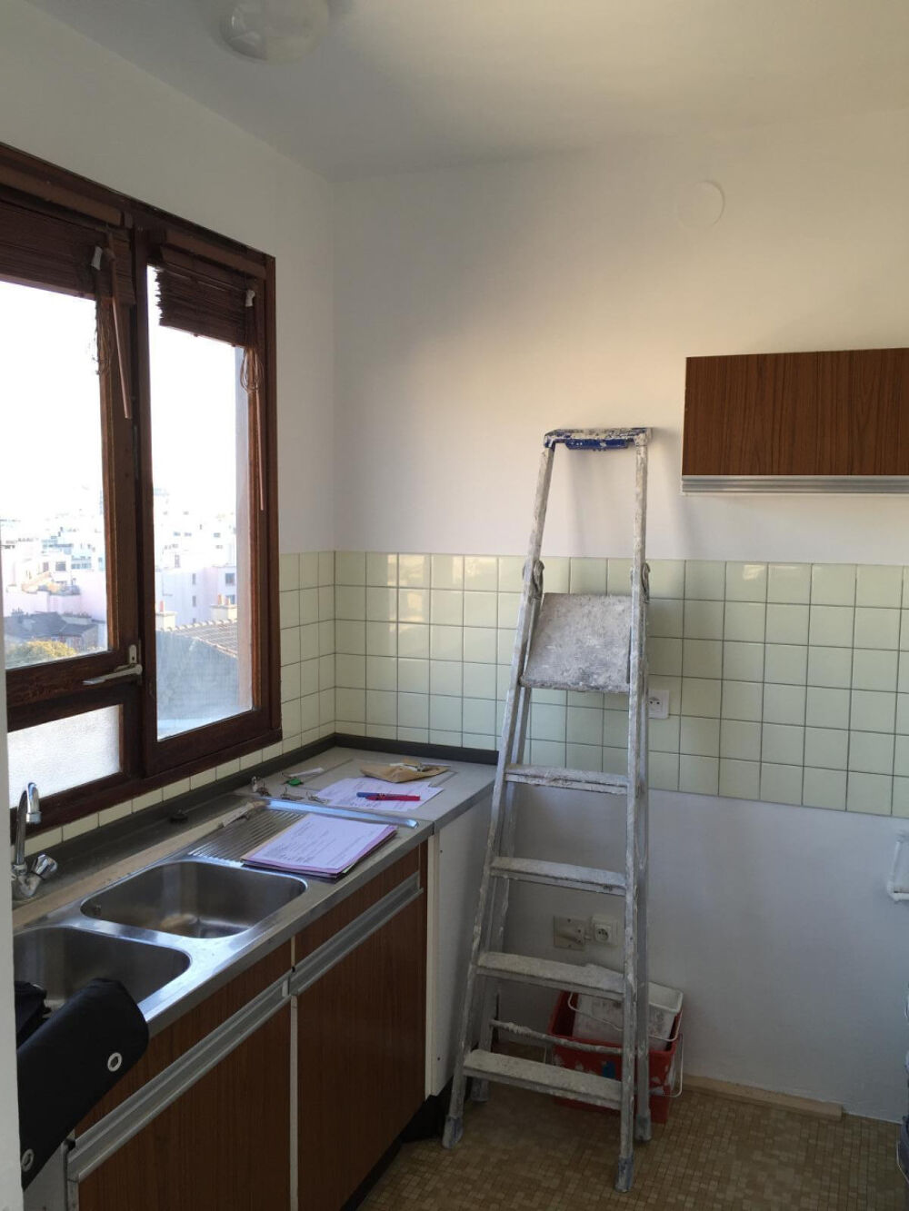 Location Appartement Très beau studio vue sur les toits commerces métro Paris 20