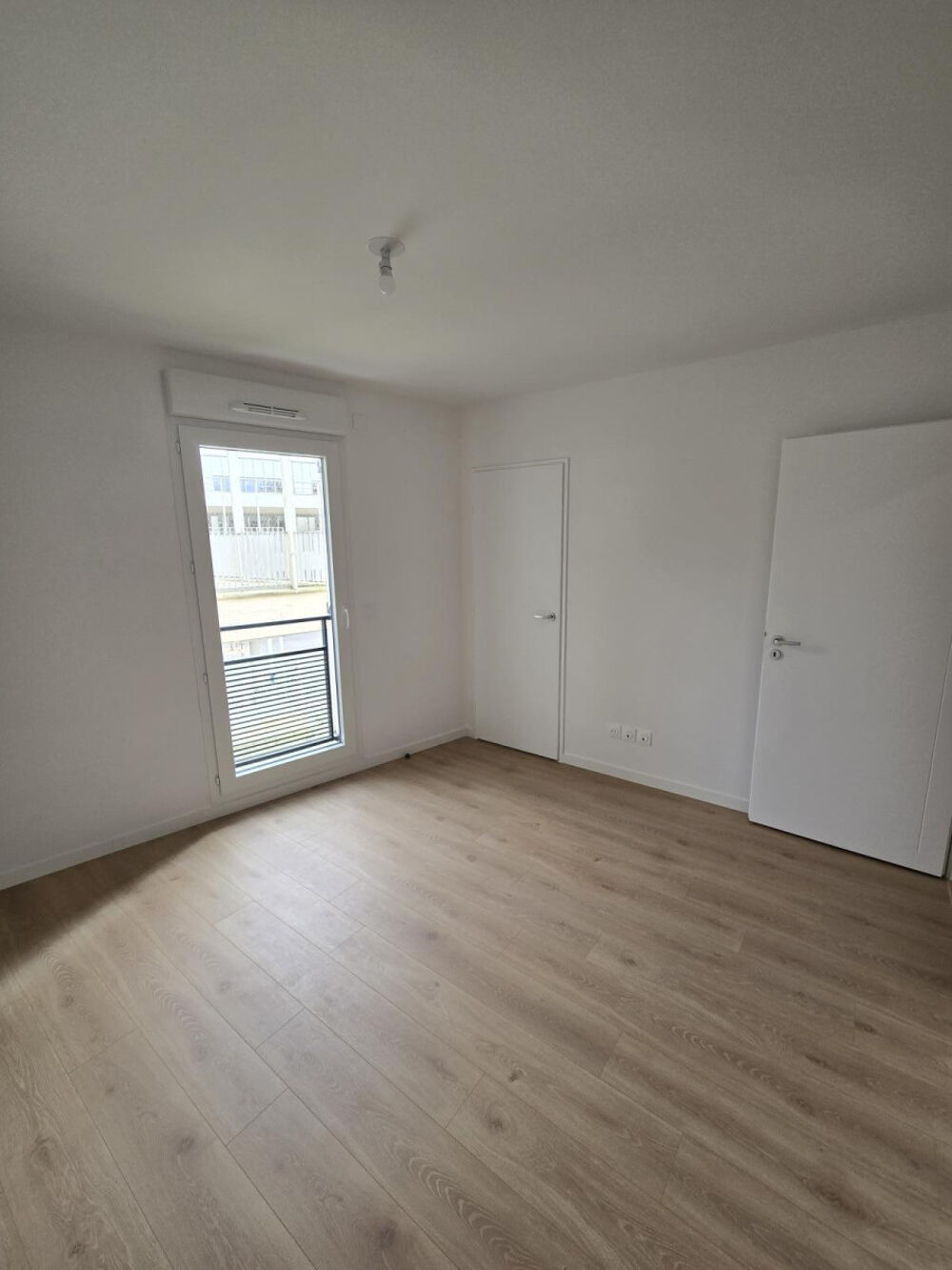 Location Appartement Superbe T3 neuf  72m2 avec balcon et parking Châtenay-malabry