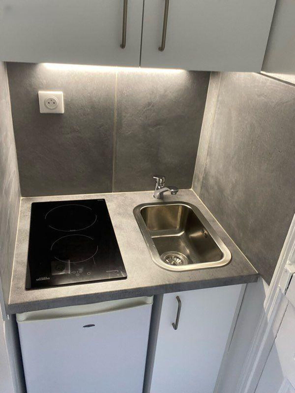 Location Appartement Location studio meublé 75011 métro Ménilmontant Paris 11