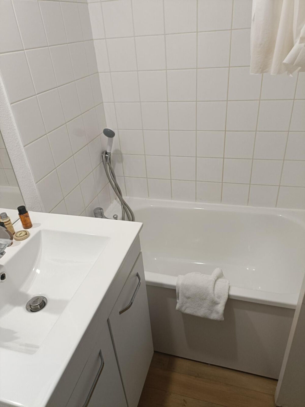 Studios rénovés 20 m2 / Maison des chercheurs