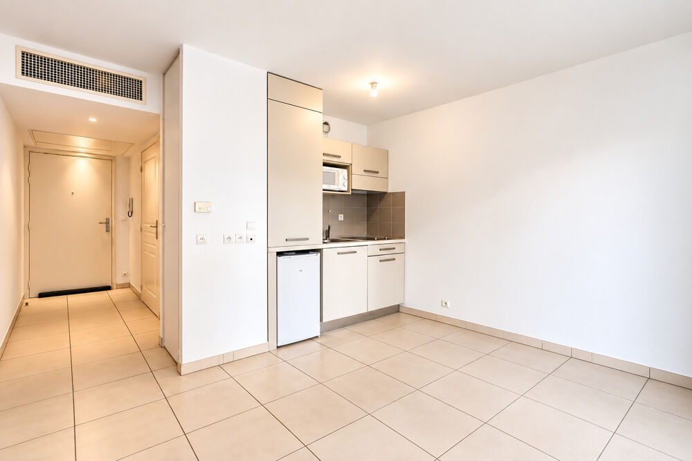 Vente Appartement Nice - Riquier - Coquet studio de 21 m² dans une résidence avec gardien et piscine Nice