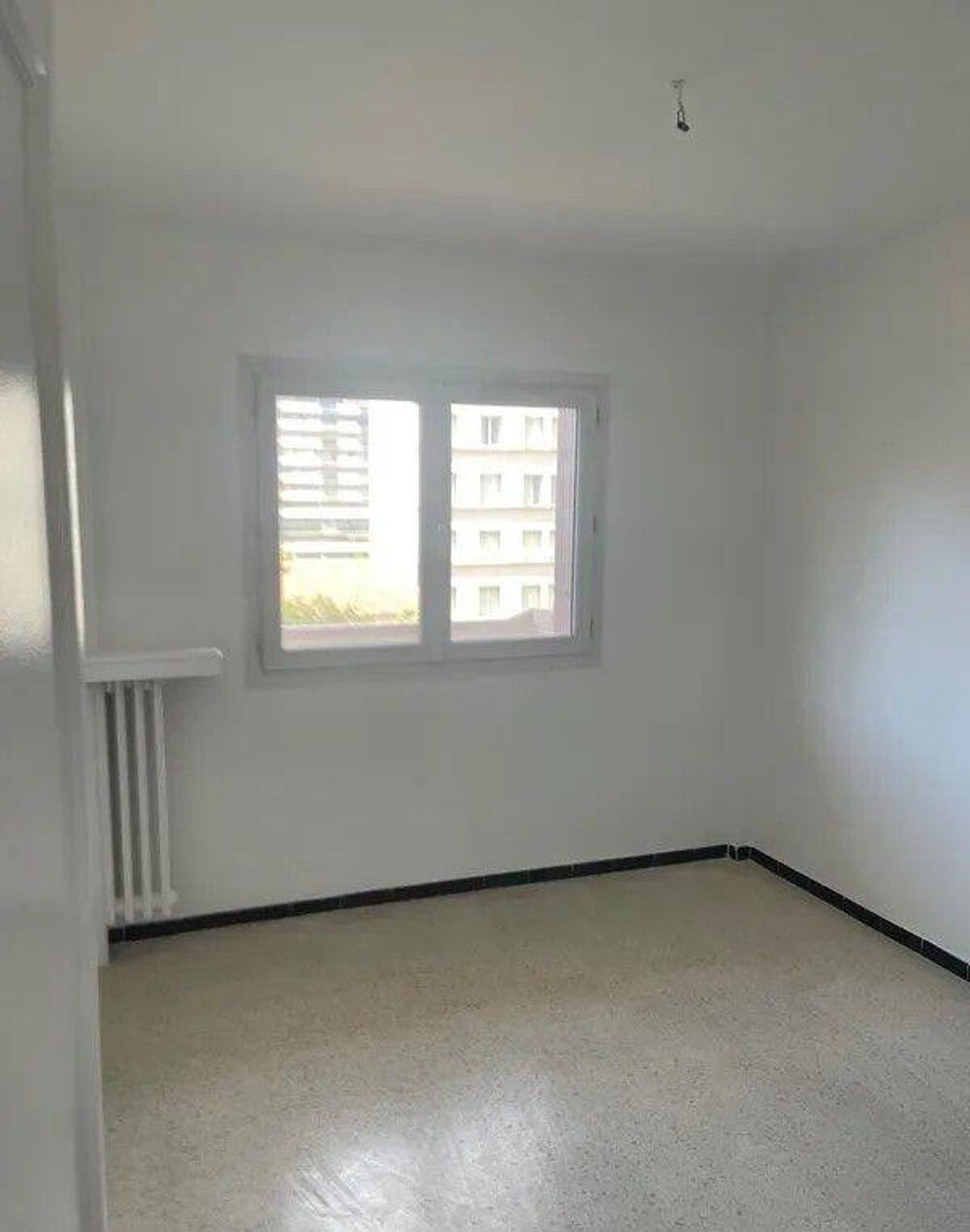 Location Appartement Beau T3/4 d61m² refait à neuf avec 2 balcons Toulon