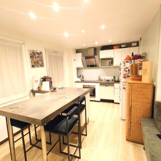  Appartement à louer 2 pièces 40 m²