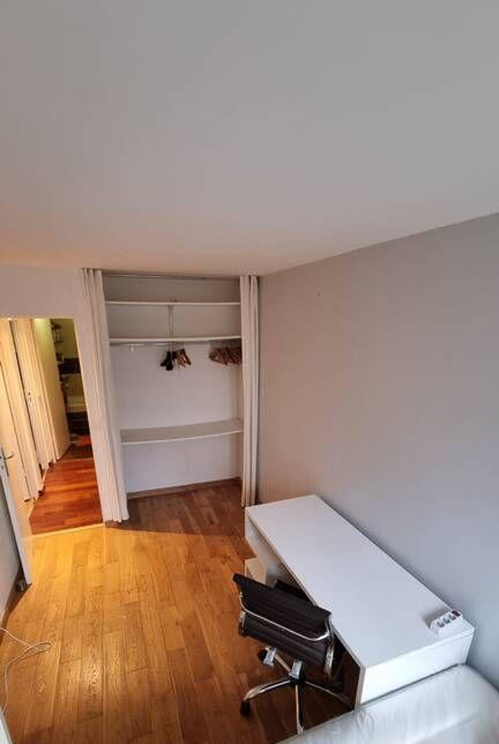 Location Appartement Chambre meublée 15m² dans coloc calme à Nanterre Nanterre