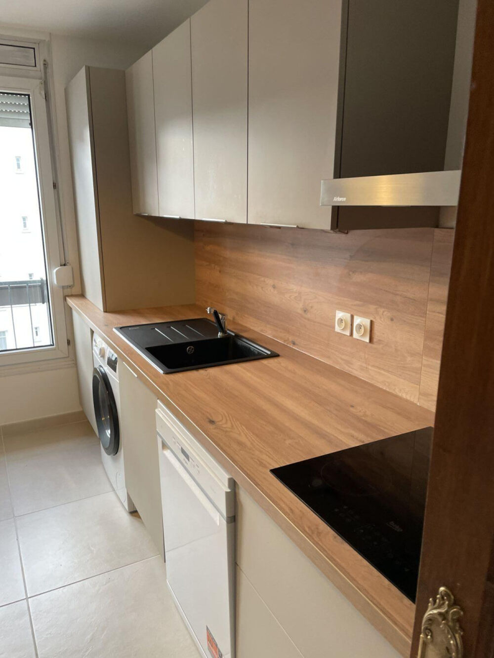 Location Appartement Meublé très lumineux et climatisé, place Guichard Lyon 3
