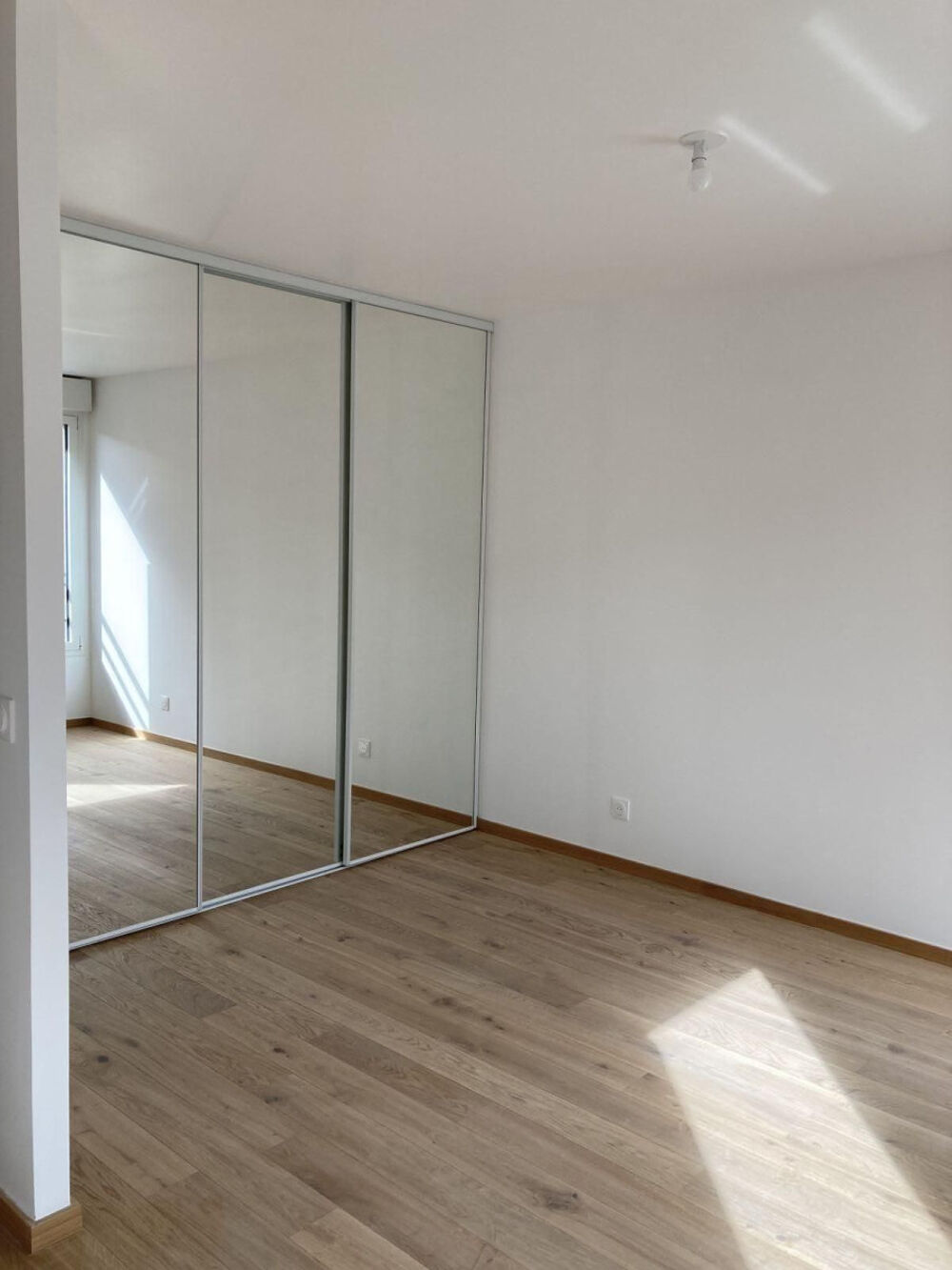 Location Appartement Grand Studio Neuf cuisine équipée UNESCO / Halles Le havre