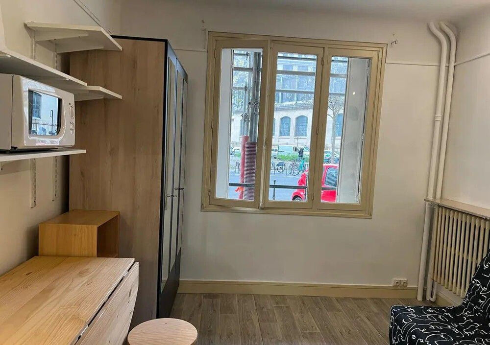 Location Appartement Studio rénové meublé de 12 m² avec douche et WC Paris 16