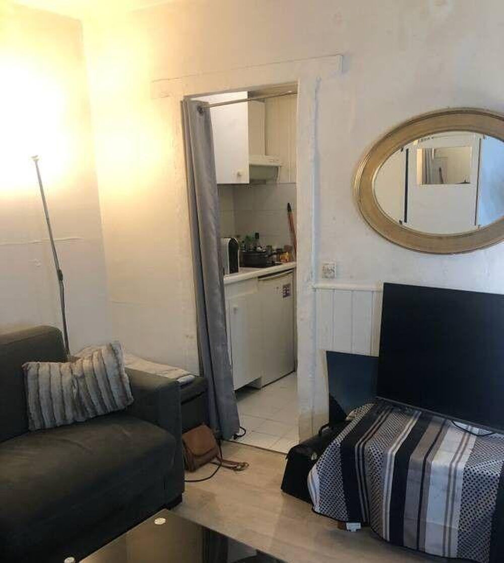 Location Appartement Superbe studio meublé 25m² maisonnette sur cour Paris 11