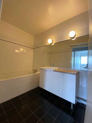  Appartement à louer 2 pièces 50 m²