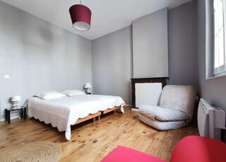  Appartement à louer 4 pièces 80 m²