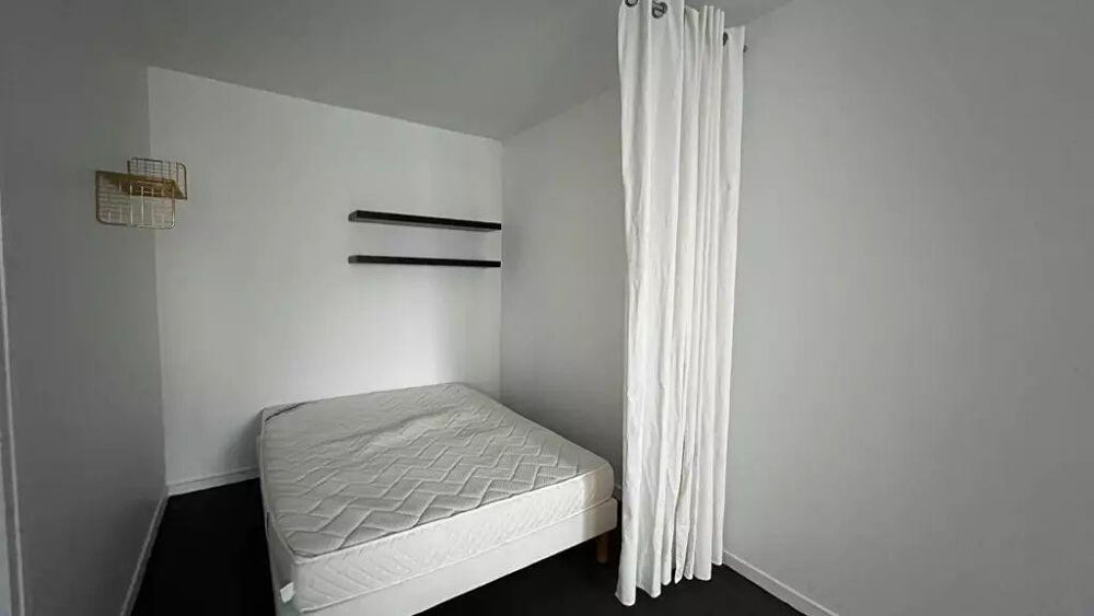 Location Appartement T1bis de 36m2 avec balcon, cave et parking Paris18 Paris 18