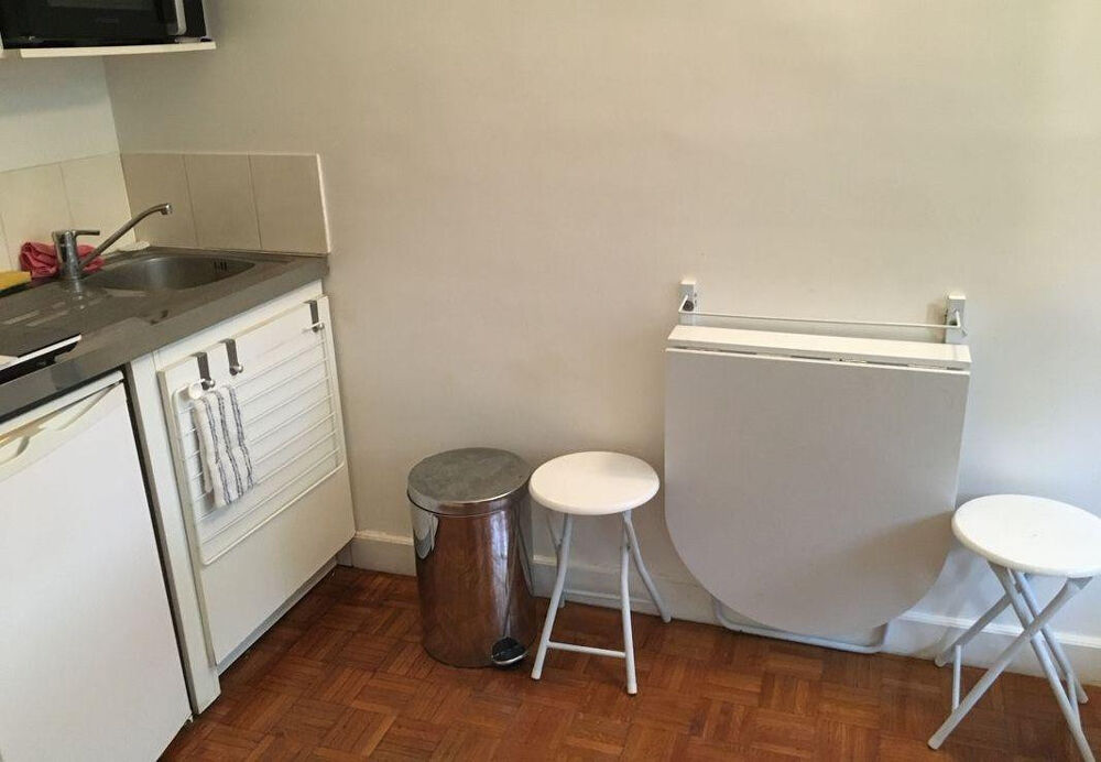 Location Appartement Beau studio calme et lumineux, immeuble standing Paris 16