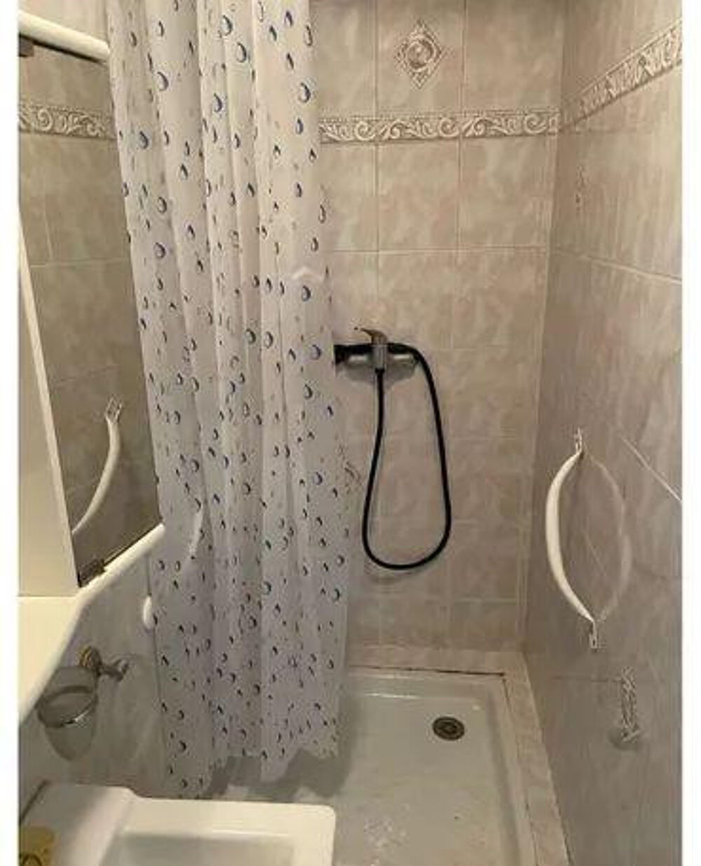Location Appartement Studio chaleureux 20m2 avec deux jardins Marseille Marseille 1