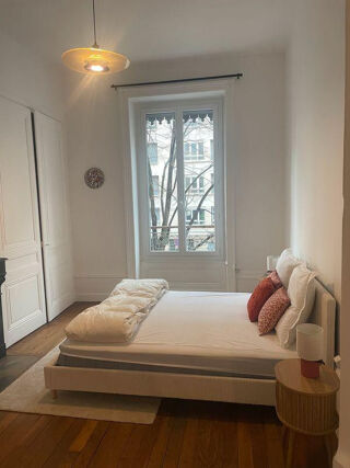  Appartement à louer 2 pièces 62 m²