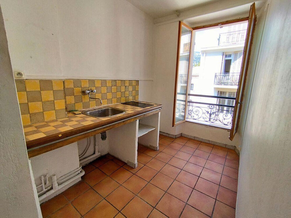 Location Appartement Studio 17 m² – Toulon centre – Bail nu Toulon