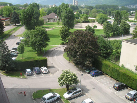   SAINT-EGREVE, Plein Ciel, joli T3 r�nov�, 70 m2 Appartement - 3 pi�ce(s) - 70 m�