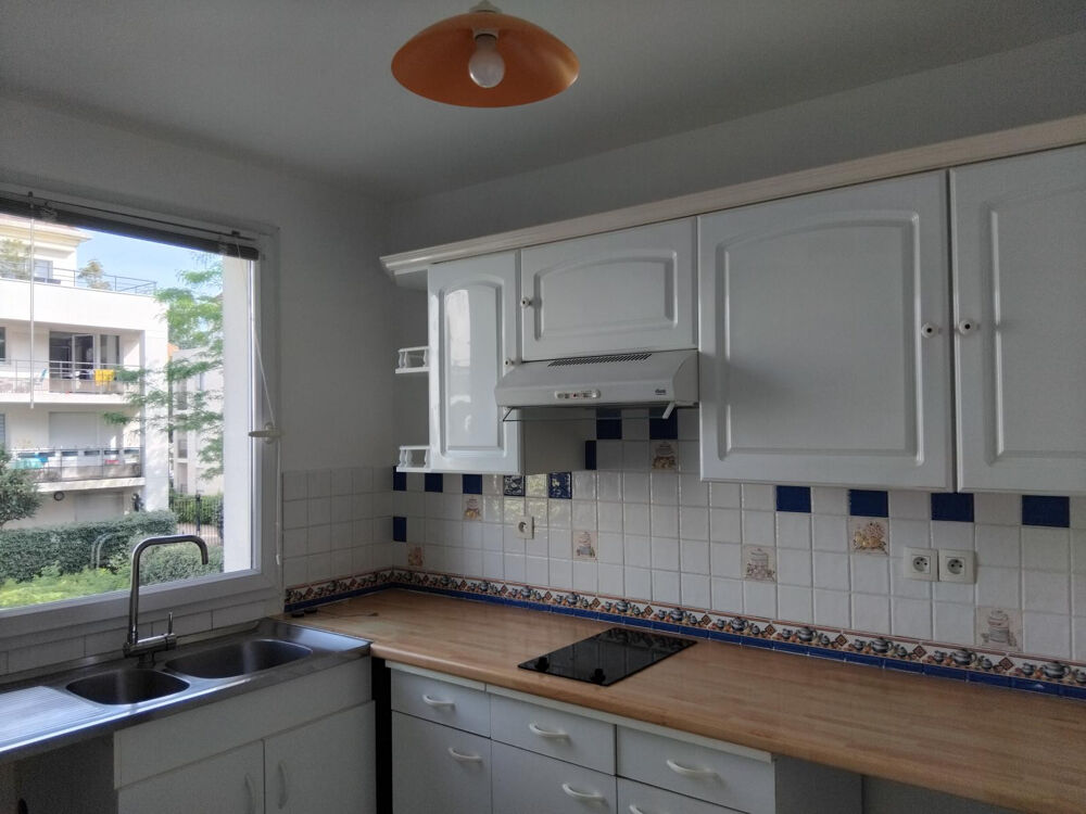 Location Appartement Appartement 50m2, 2 pièces, quartier résidentiel. Montigny-le-bretonneux