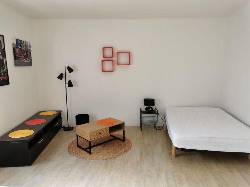 Location Appartement Grand studio 28m² meublé + parking Poitiers