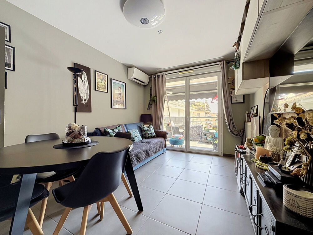 Nice - Appartement 3 pièces  Dernier étage avec terrasse proche Hôpital Pasteur
