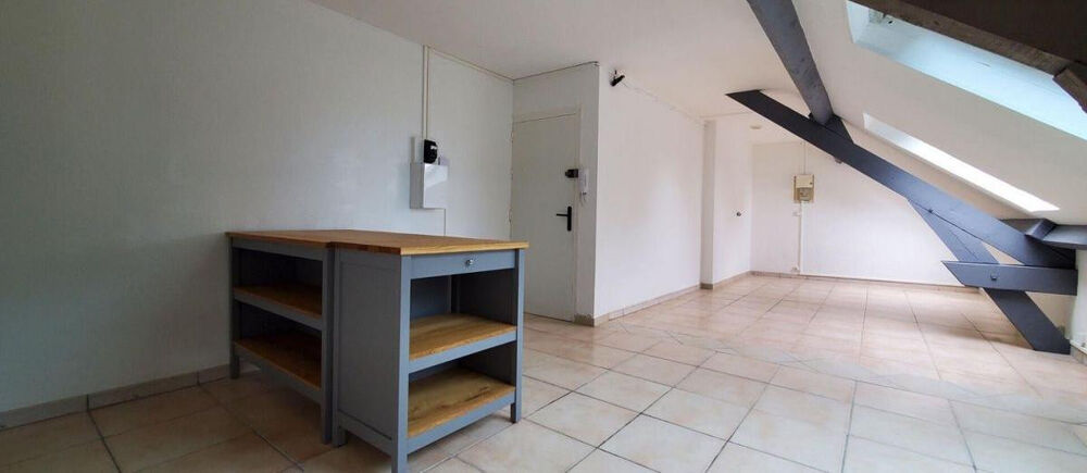 Location Appartement Nantes, T2 de 45 m² mansardé poutres apparentes Nantes