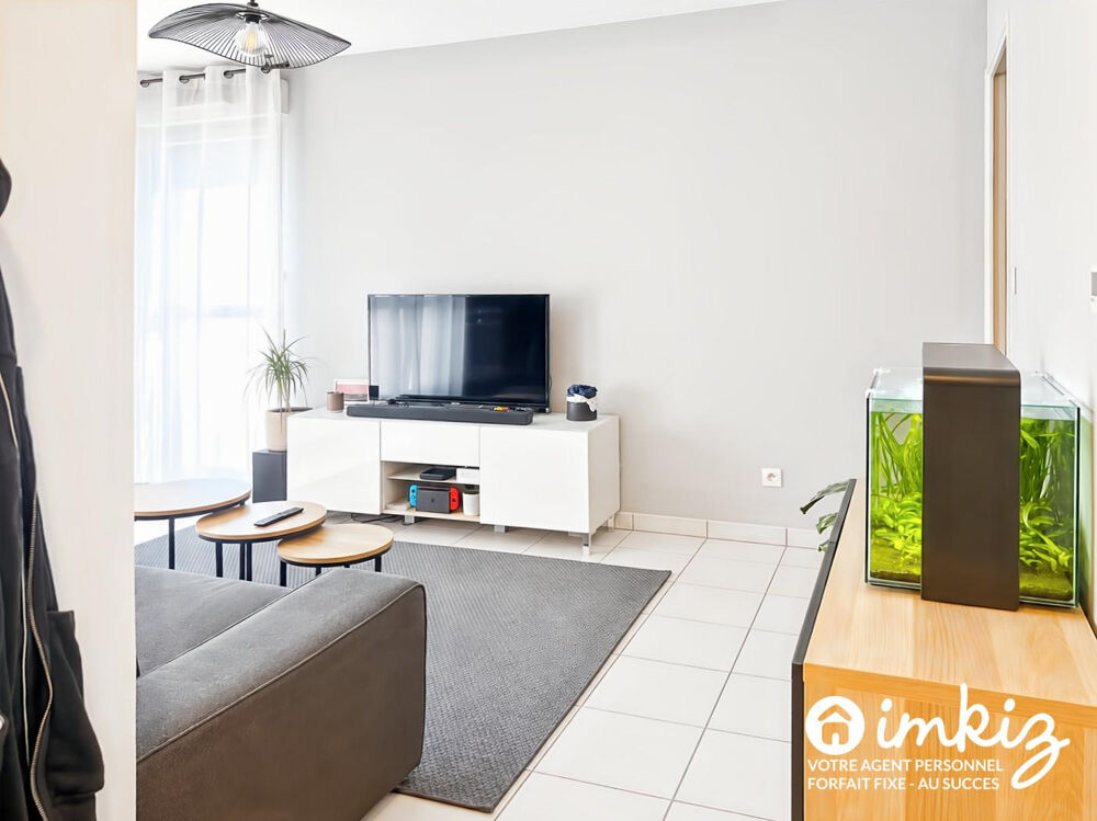 Vente Appartement T2 lumineux avec balcon et garage Meyzieu