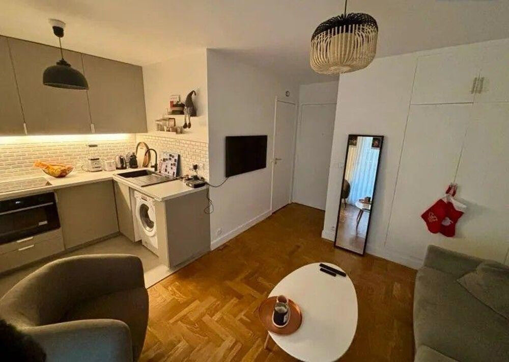 Location Appartement Beau studio meublé et rénové 20m² avec balcon Paris 12