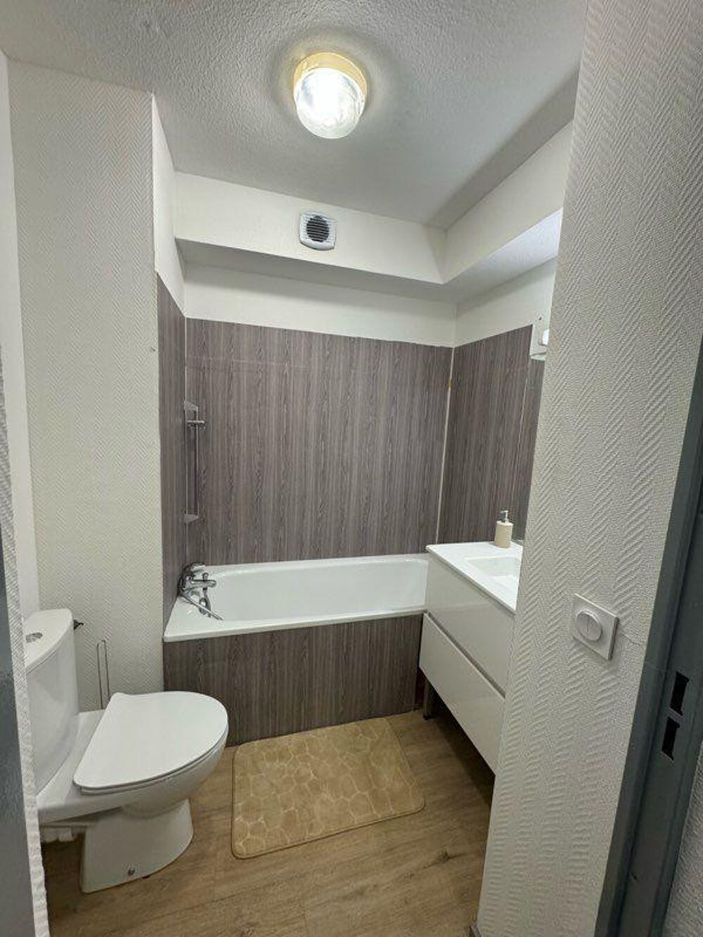 Location Appartement Beau studio meublé 22m² Grenoble