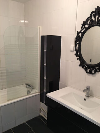  Appartement à louer 4 pièces 74 m²