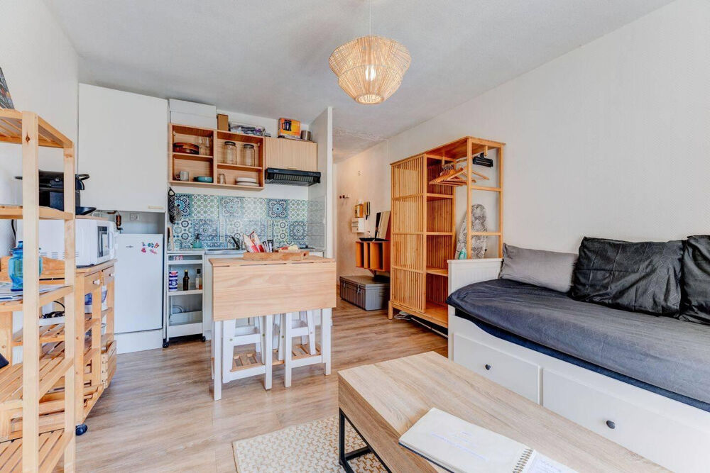 Location Appartement Beau studio meublé avec terrasse Bail mobilité Nice