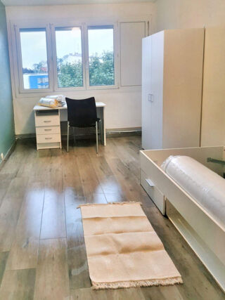  Appartement à louer 4 pièces 65 m²