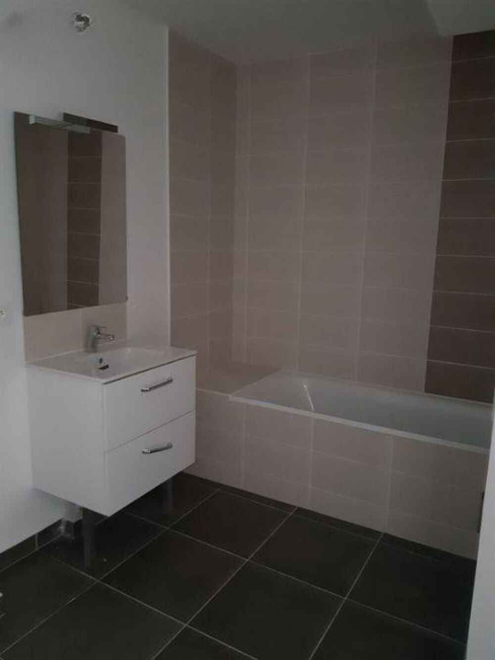 Location Appartement T3 avec balcon et parking à Noisy-le-Grand Noisy-le-grand