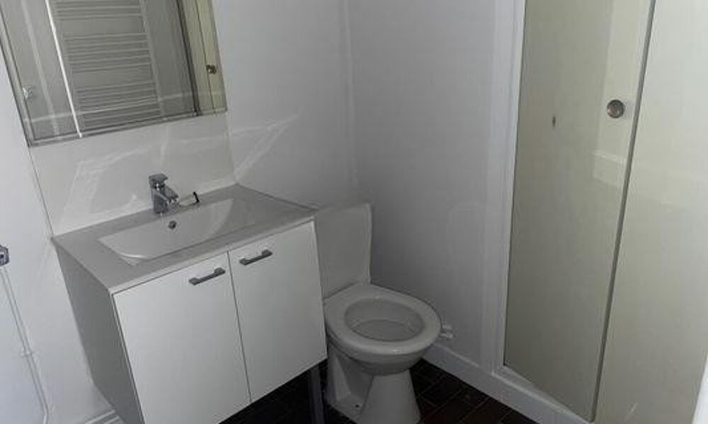 Location Appartement Beau studio rénové + baignoire Paris 17è Paris 17